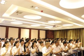 逆勢上揚，再創輝煌—新思路裝飾召開年中工作