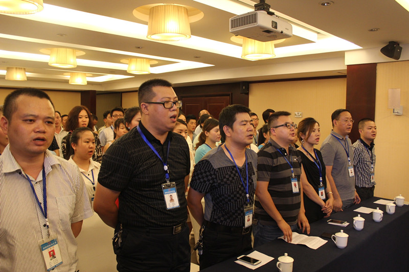 乘風破浪，再創輝煌——新思路裝飾召開七月工